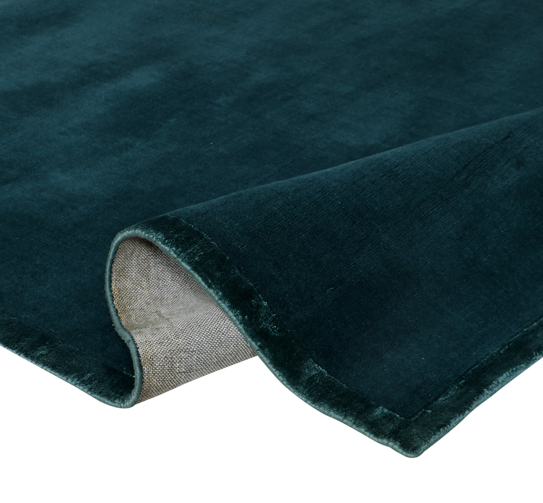 Handloom Wool and Viscose Area Rug