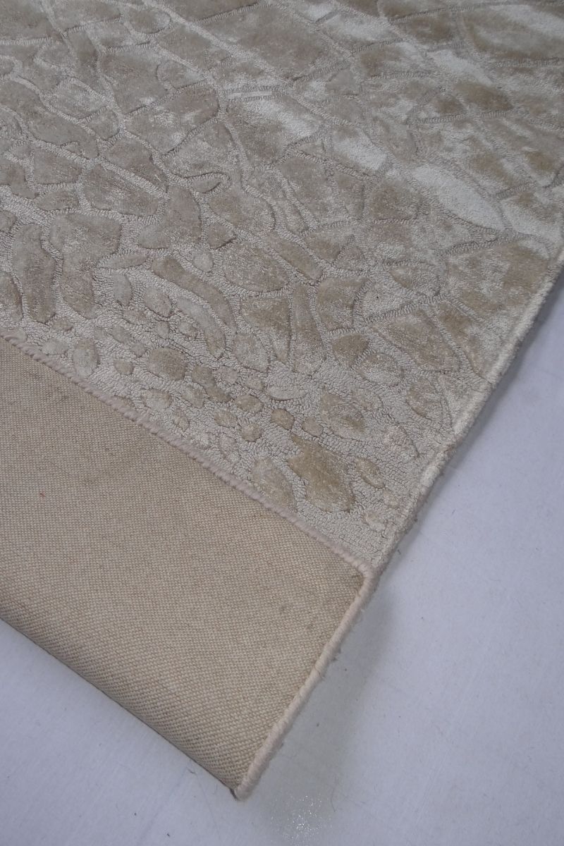 Hand Tufted Wool and Viscose Golden Area Rug
