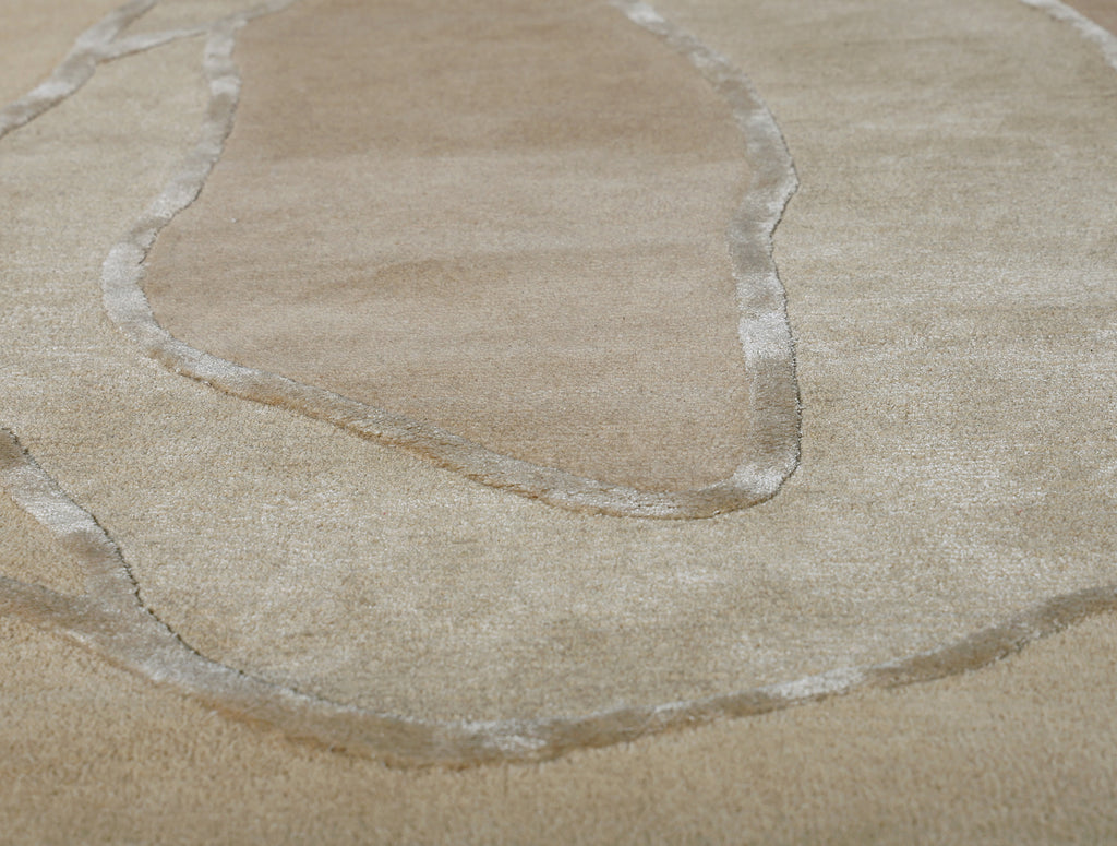 Hand Tufted Wool and Viscose Area Rug