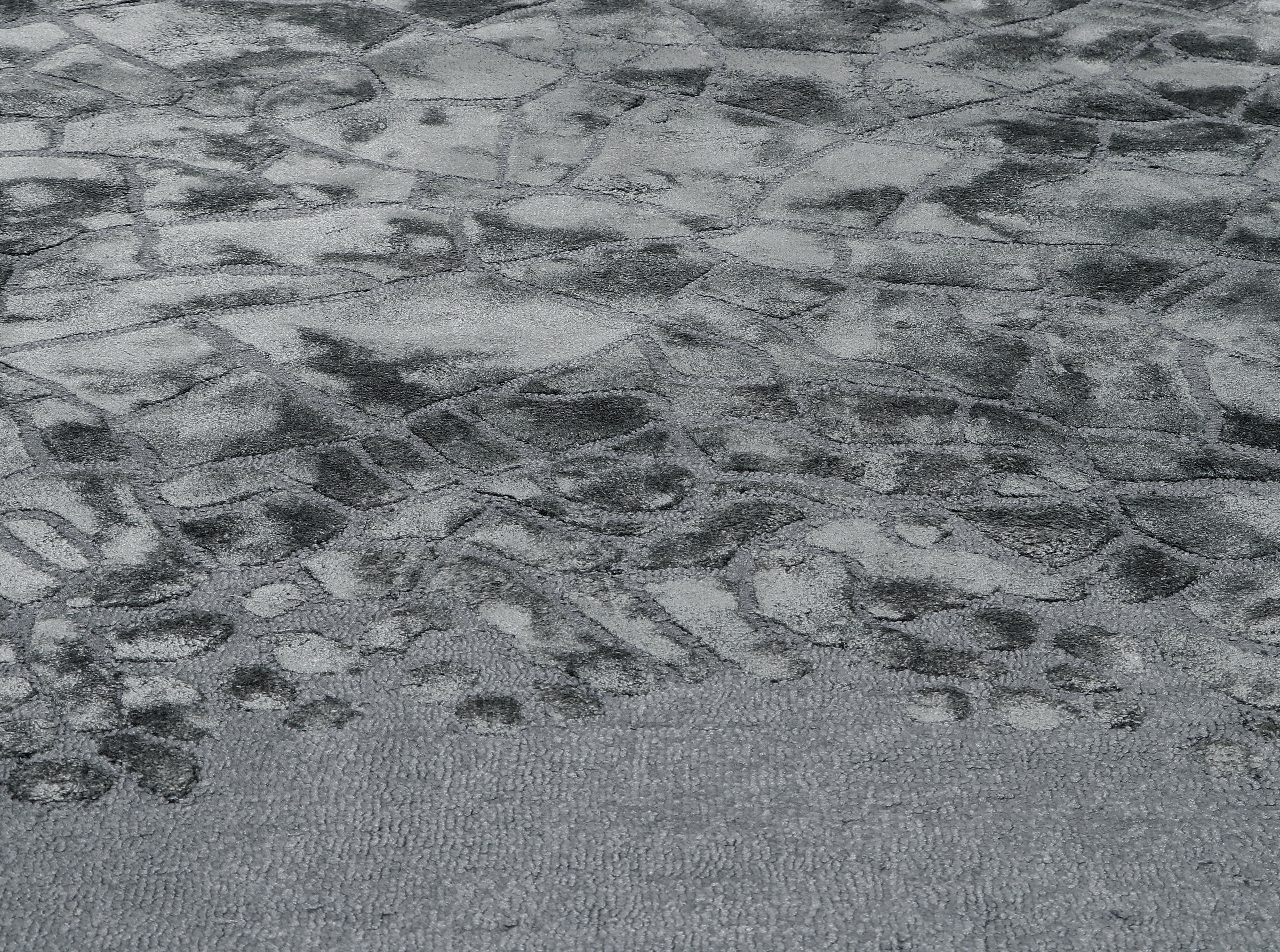 Hand Tufted Wool and Viscose Grey Area Rug (170x240)