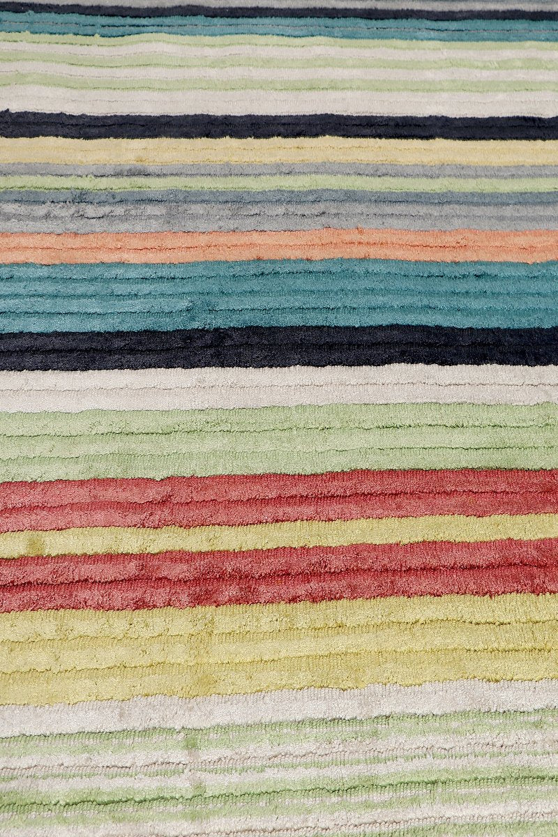 Handloom Wool and Viscose Area Rug
