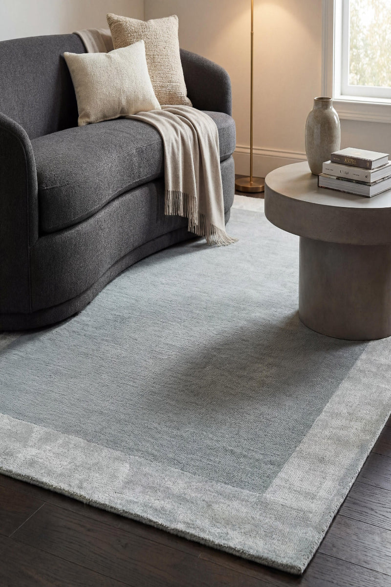 Handloom Wool and Viscose Grey Thick Border Area Rug
