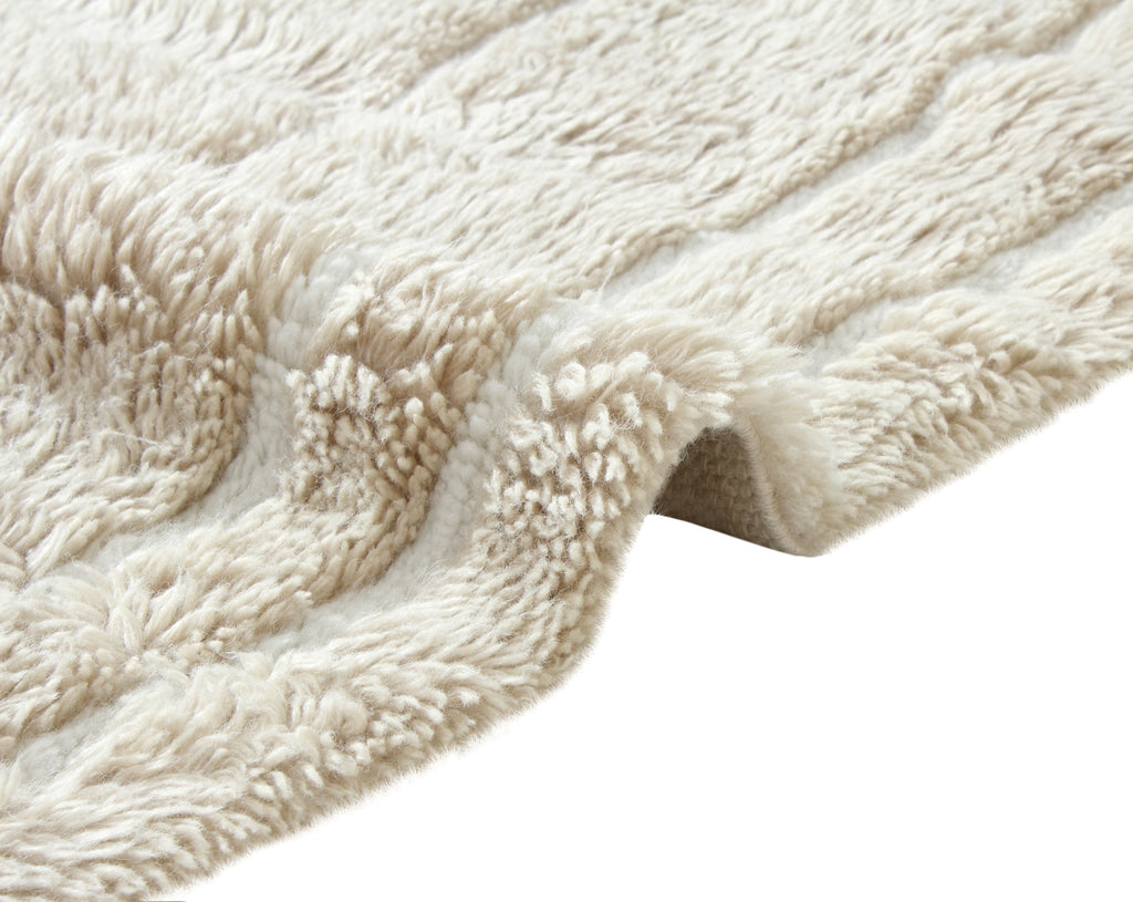 Tuft with Needle Natural Shaggy Wool Rug