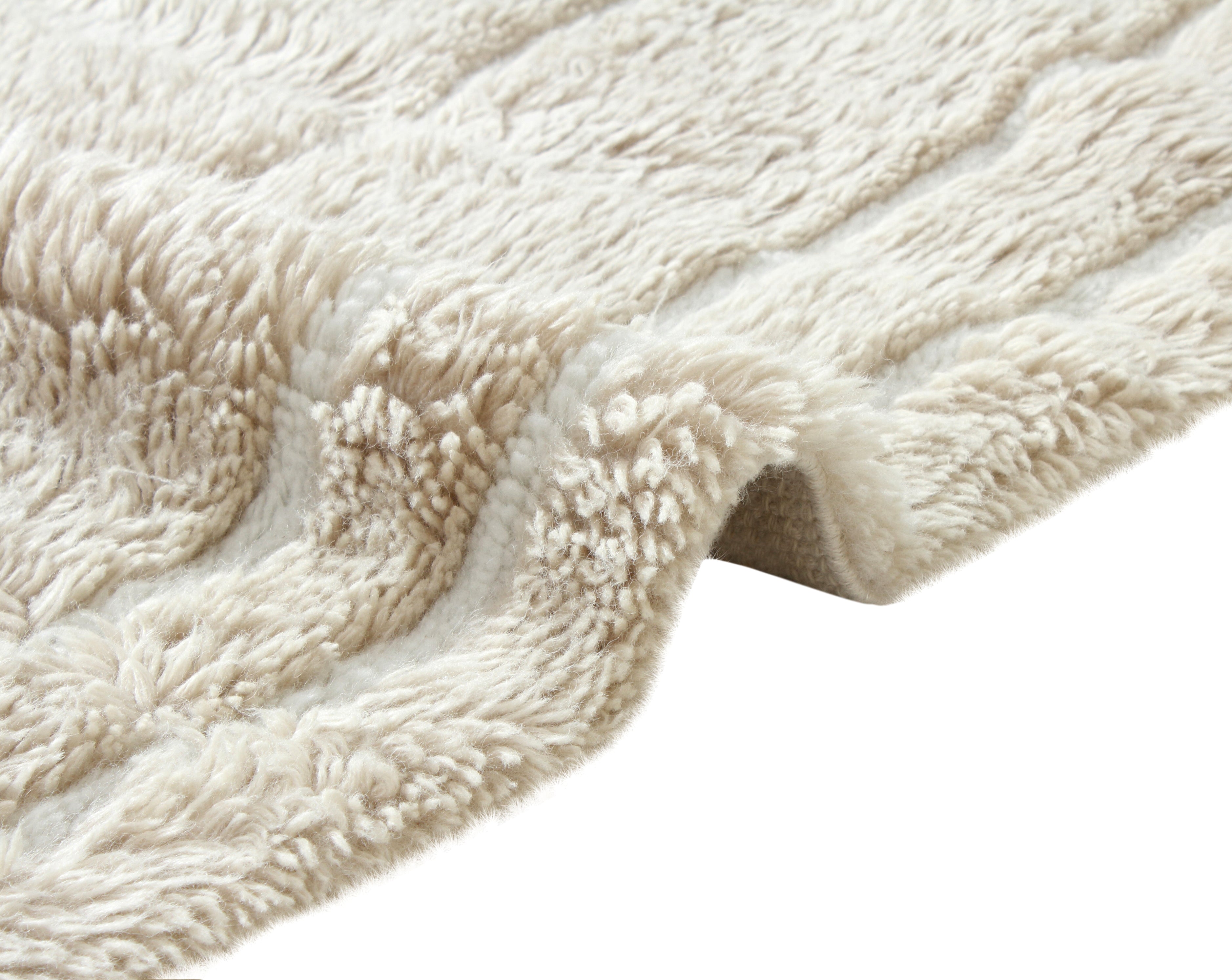 Tuft with Needle Natural Shaggy Wool Rug