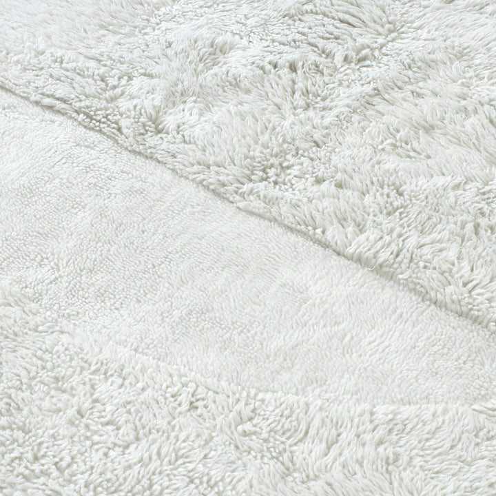Tuft with Needle Shaggy Blue Wool