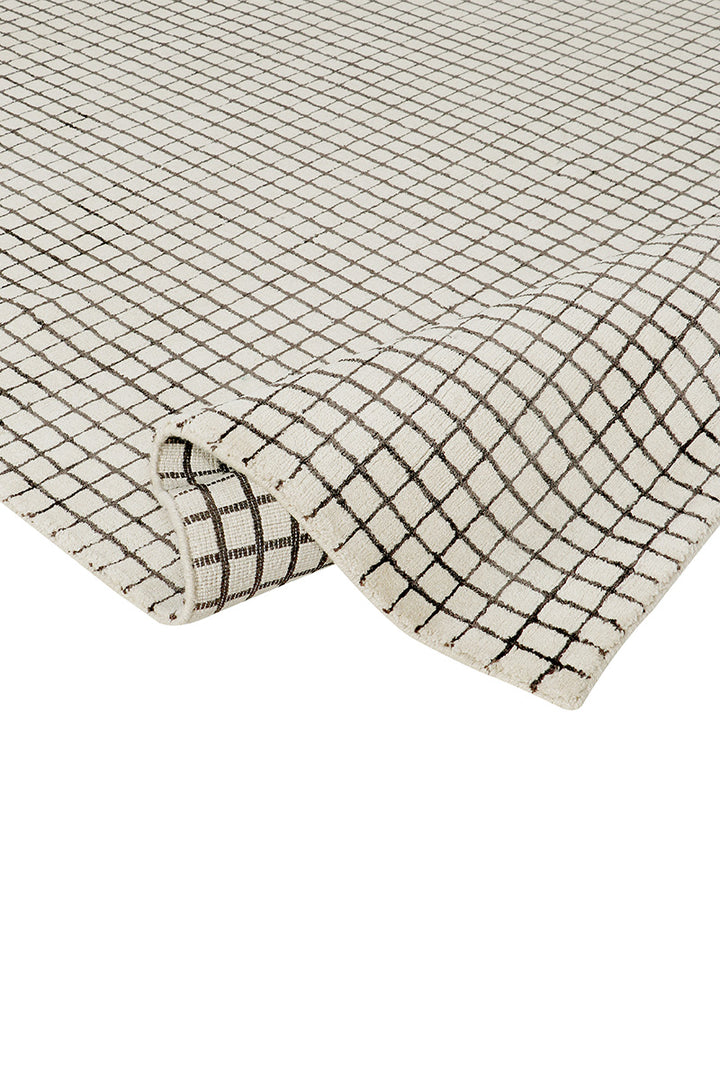 Handloom Wool and Viscose Beige Area Rug