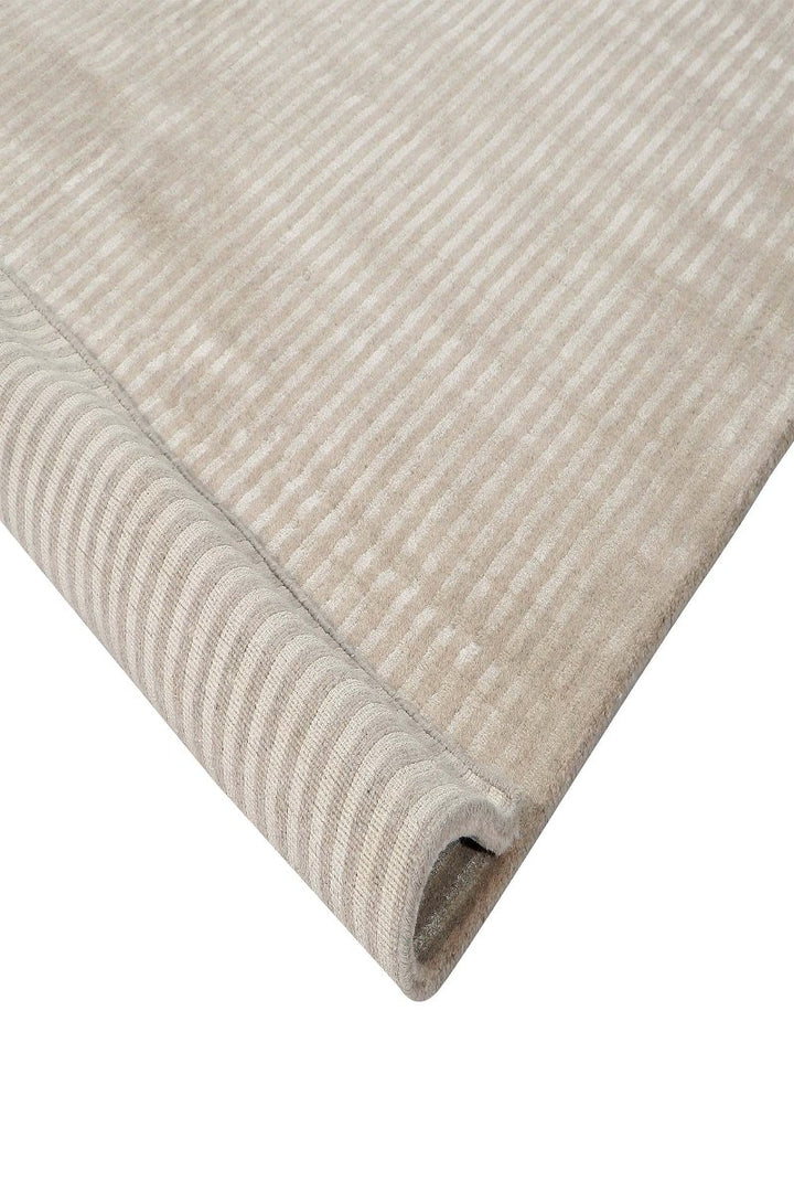 Handloom Wool and Viscose Area Rug