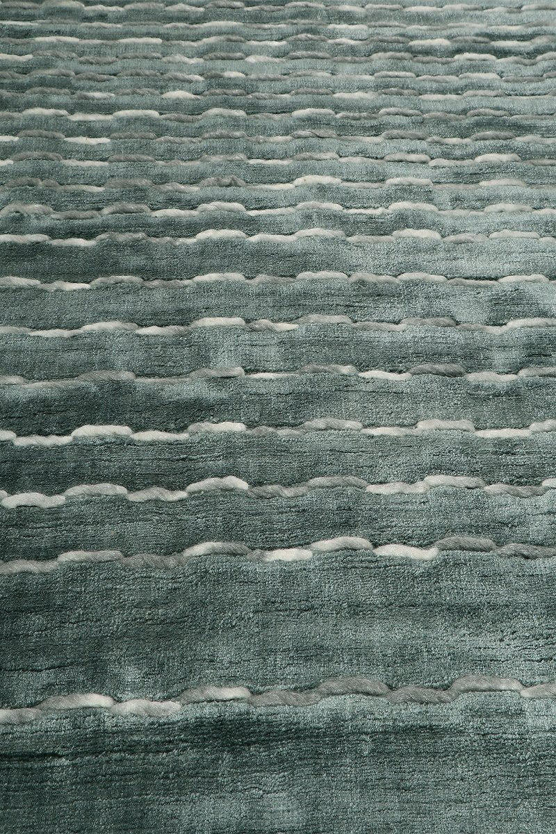 Handloom Handmade Wool and Viscose Grey Rug