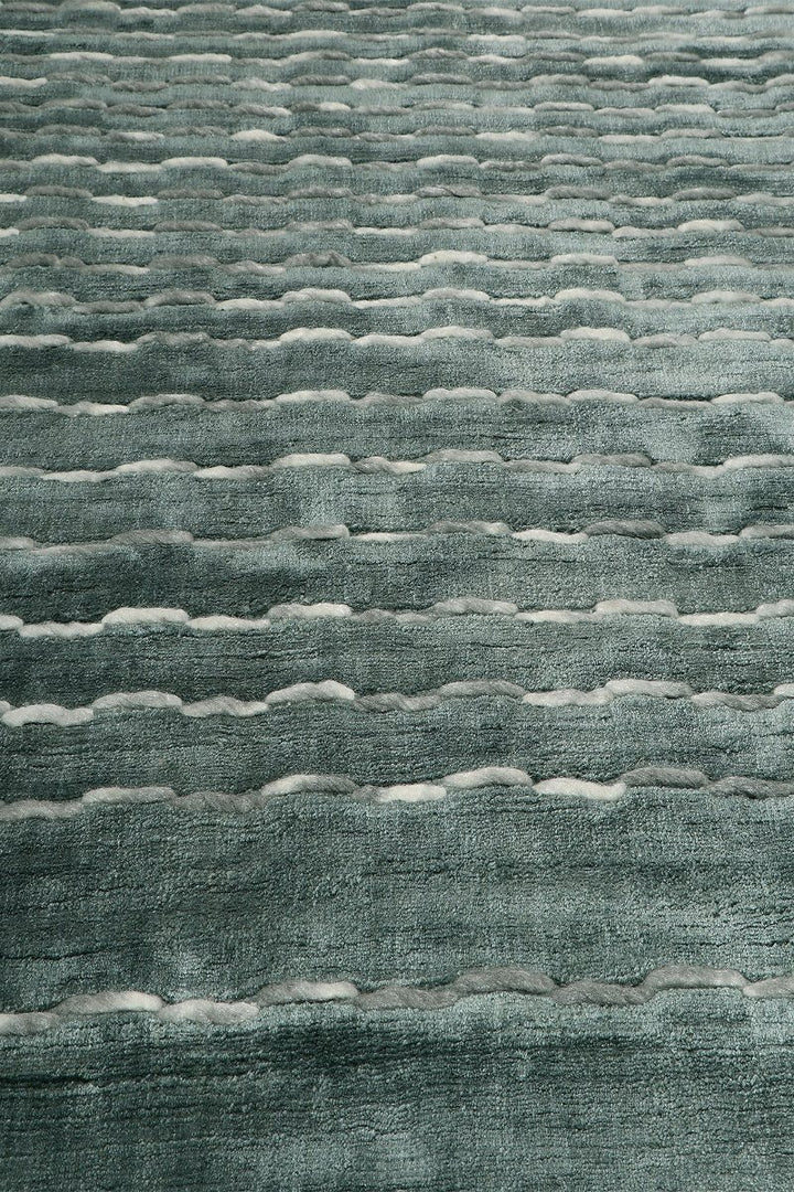 Handloom Handmade Wool and Viscose Grey Rug