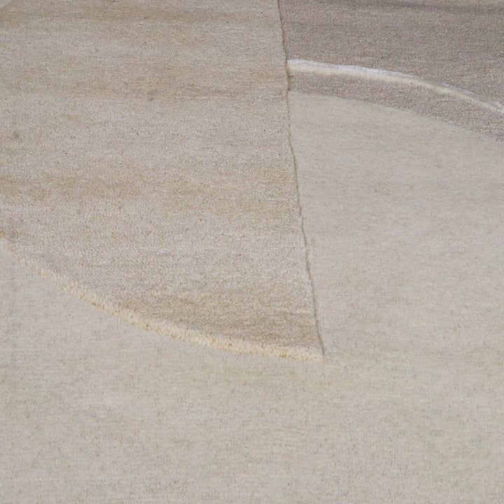 Hand Tufted Wool and Viscose Area Rug